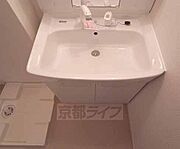 シャンプードレッサ付の独立洗面台です。