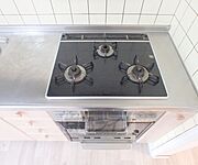 グリル付き3口コンロです。