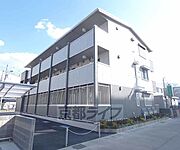 3階建てのハイツです。