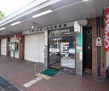 京都向島四ツ谷池郵便局まで423m 向島ニュータウン内郵便局。
