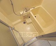 広くゆっかりとくつろげるバスルームです