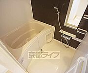 黒がオシャレな浴室