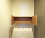 ちょっとしたものを収納できる、トイレの収納スペースです。