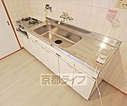 大きなシンクのキッチンです。