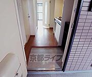 入り口は、大きく扉も開閉