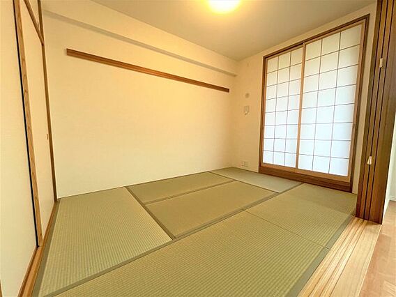 畳の香りが心落...