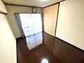 大きな窓もあり...
