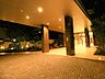 エントランス：夜はさらに高級感のある入口になります！