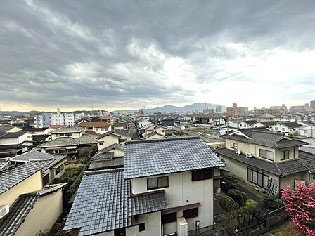 前面に棟がない為眺望が良いです!