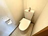 トイレ：温水洗浄付きトイレです！ 