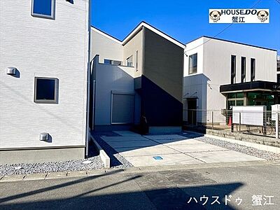 外観：建物が完成しました。外構の工事中ですが、駅からも比較的近い物件ですので、是非、一度現場をご覧になってください。