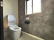 1階・2階それぞれにトイレがあります！夜中に階段の上り下りをしなくていいのも嬉しいポイントですね♪