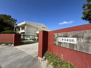 和白中学校まで約650ｍ/徒歩約9分　校訓「英知創造　親和協力　練磨忍耐」北に玄界灘、南西に博多湾、和白干潟と豊かな海に面しています。奈多三苫の海岸や松林が美しい地域です。