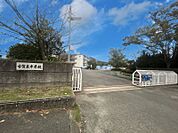古賀東中学校まで　950m　徒歩約12分