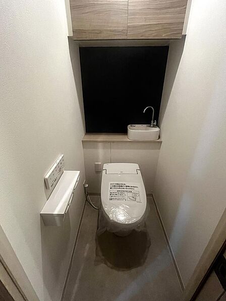 タンクレストイレなので、空間がスッキリとしています。