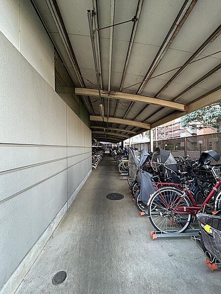 屋根付き駐輪場