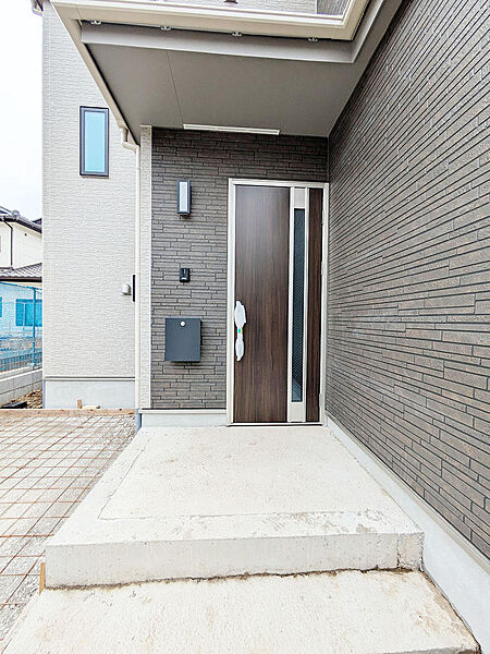 玄関を拡大表示