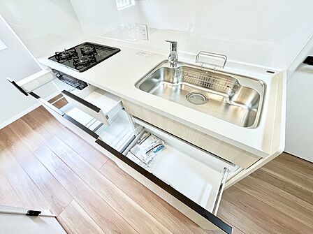 使いやすさを優先したスライド式収納タイプ!