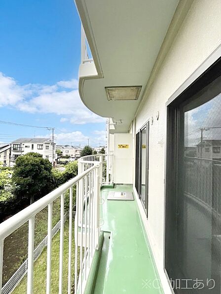南向きの日当たりの良いバルコニー