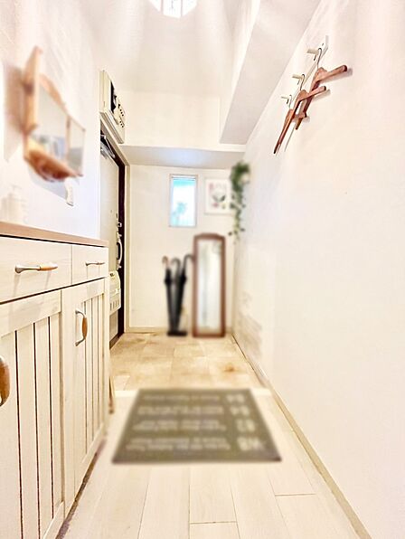 ご家族やお客様を気持ちよくお出迎えできる穏やかな雰囲気の玄関です。