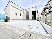 目の前が駐車場だと雨の日も大量にお買い物をした時も便利ですね