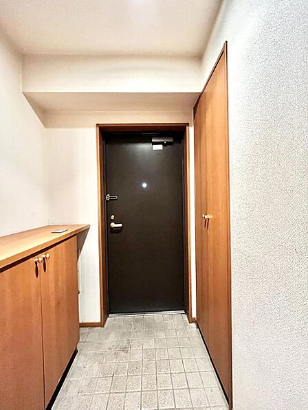 家族の帰宅やお客様をあたたかく迎える玄関  