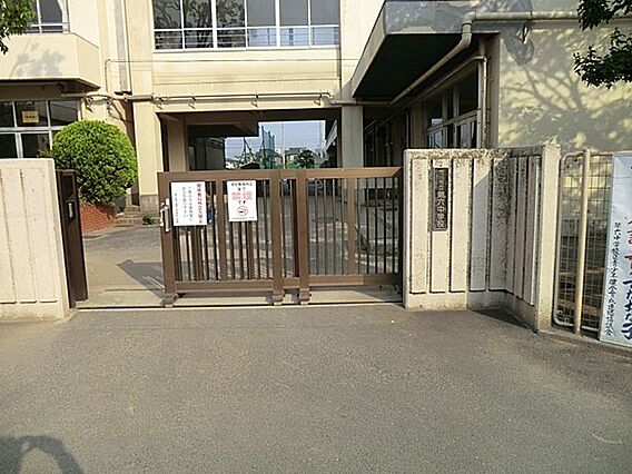 中学校 590...
