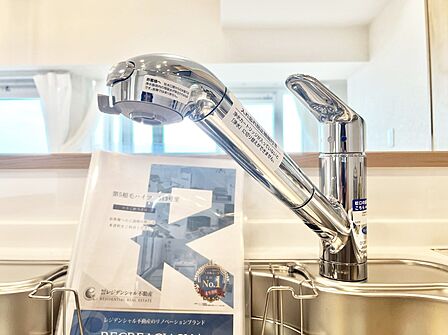 いつでも清潔なおいしいお水を。一つの水栓で水道水と浄水を使い分け。