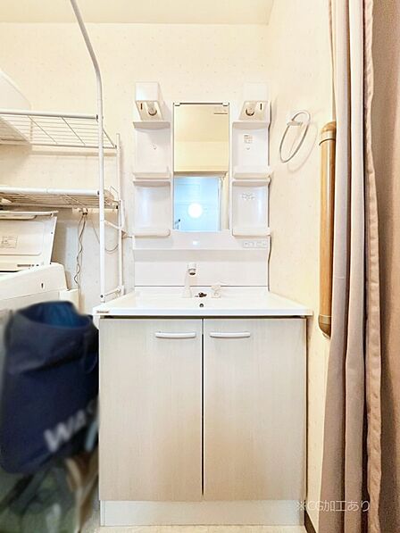 清潔感ある洗面化粧室で朝の身支度も快適  ※CG加工あり