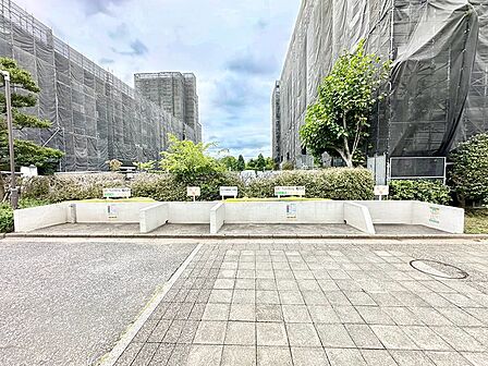 日々の暮らしに便利なゴミ置き場も設置済みです。