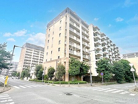 生活に便利な地に伸びやかな家族の生活風景を描く住まい