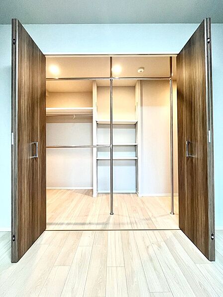 ウォークインクローゼットのある住まいでスッキリ快適な生活を