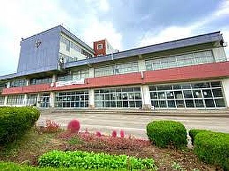 中学校 906m 八千代市立勝田台中学校