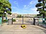 周辺：小学校 850m 院内小学校(小さなお子さまも無理なく通える徒歩11分。毎日の通学もラクラクです！ )