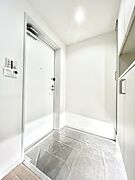 家族の帰宅やお客様をあたたかく迎える玄関  