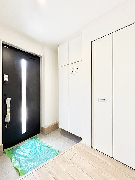 玄関を拡大表示