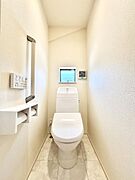 トイレは1階と2階それぞれに配置されていてとても便利です。 