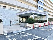 落ち着いた雰囲気のエントランス