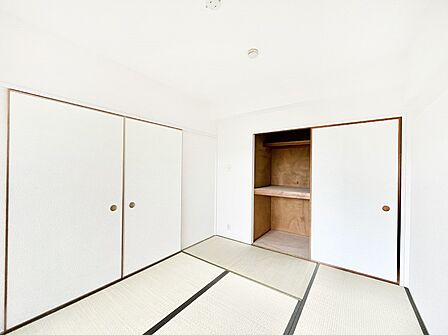 和室は収納力ある押入付き