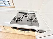 三口ガスコンロでお料理が一気にはかどりそう  　