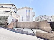 洗練された外観、上質な住空間が広がる室内は永く安心して過ごせる住居です。 