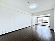 窓からのやさしい光が心地よいプライベートルーム