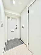 家族の帰宅やお客様をあたたかく迎える玄関  