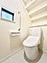 トイレ：トイレは1階と2階それぞれに配置されていてとても便利です。 