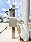 シンプルデザインのポスト。