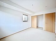 使いやすい形でベットや家具の置き方にも困ることもありません。   