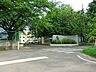 周辺：小学校 560m 鶴ヶ丘小学校