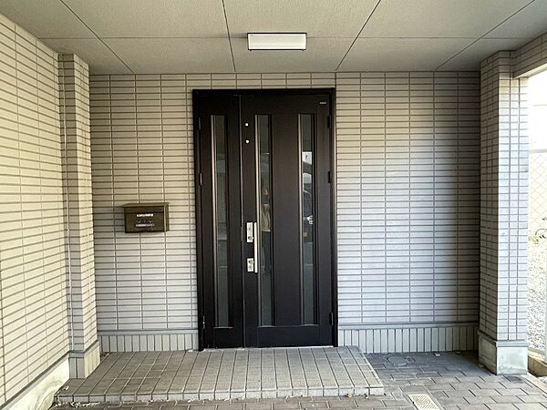 玄関を拡大表示
