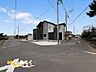 外観：明るい陽射しと心地よい風が舞い込む角地。2方向道路に面しているため、陽当たりが良く、隣家からの圧迫感も軽減されます。 