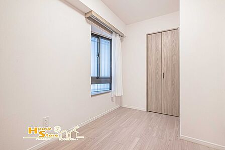 全居室に収納を確保した洋室は、生活感を抑えながら空間をすっきりと保ちやすい設計。お部屋を広々と快適にお使いいただけます。